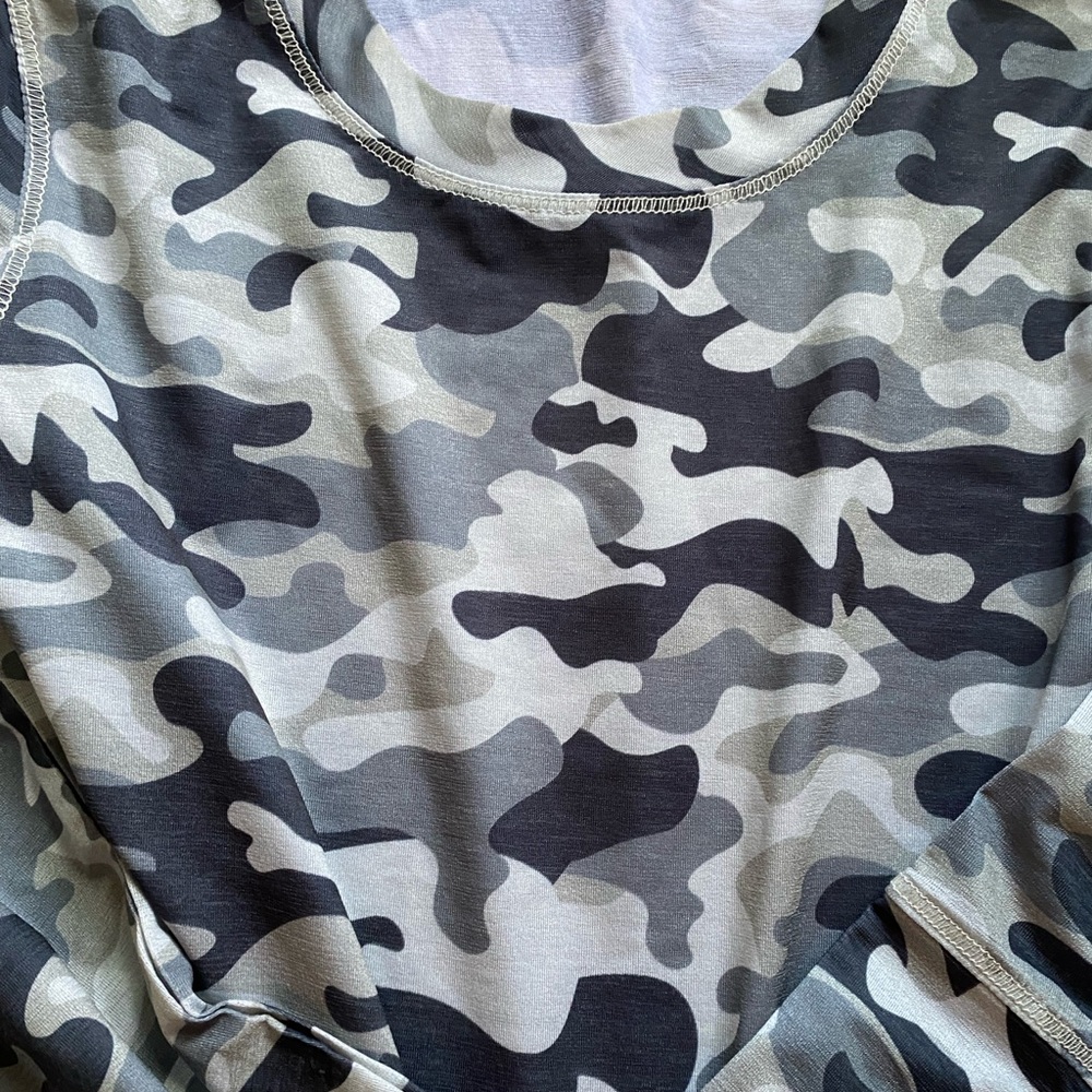 NWT Spiritual Gangster Camo active top - Picture 8 of 9